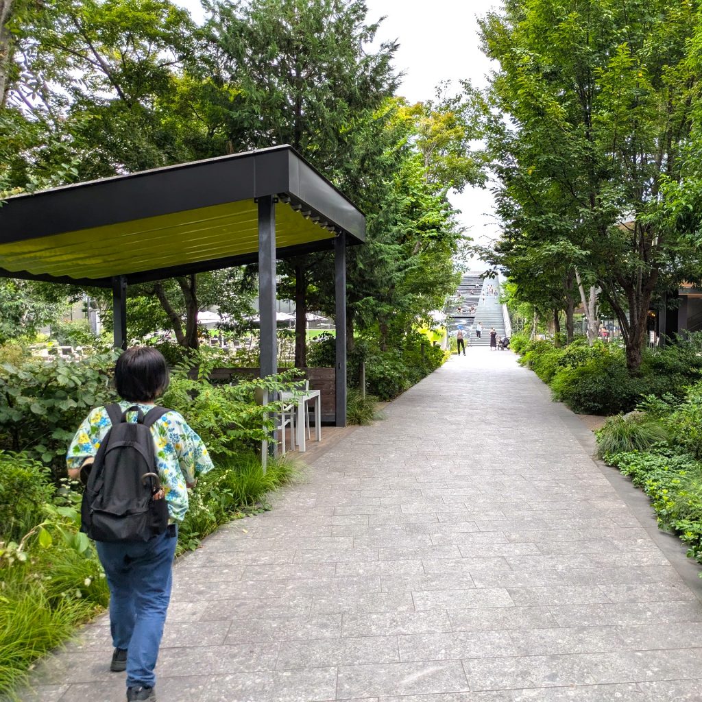 東京立川市の「GREEN SPRINGS」のランドスケープを意識したデザイン