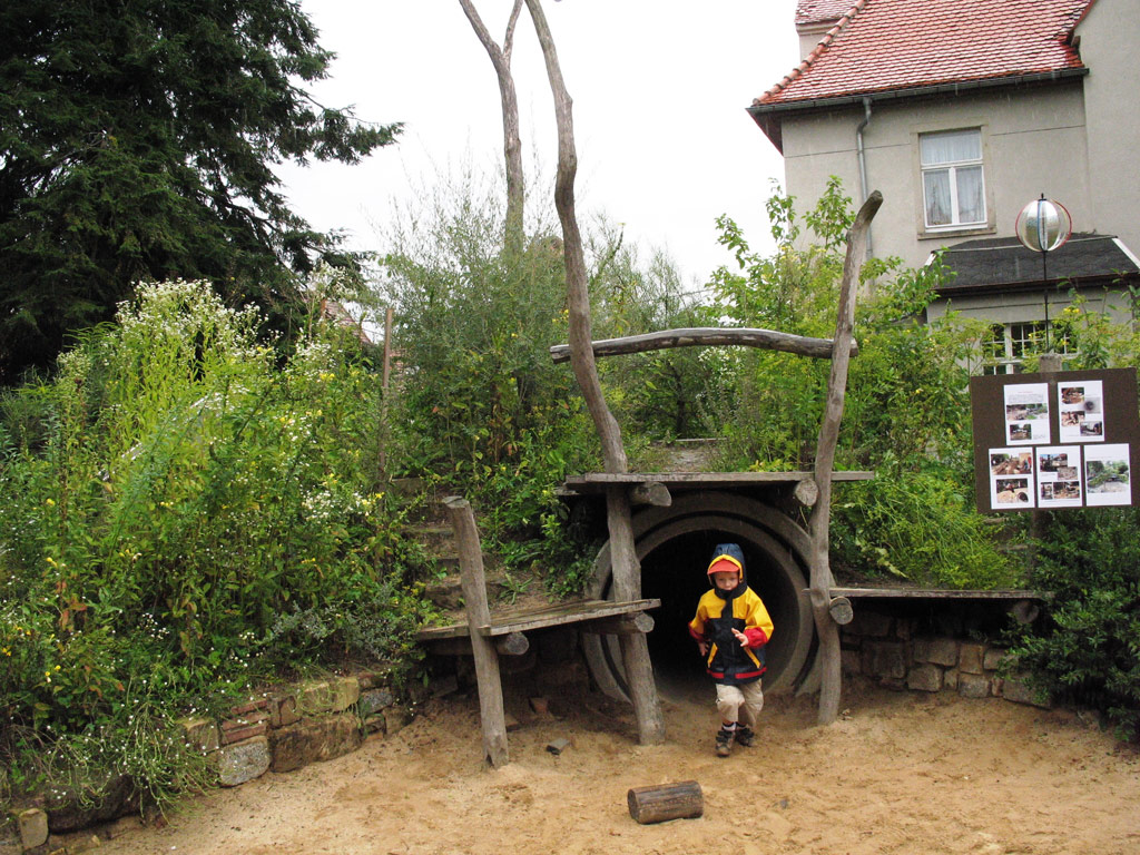 ドイツの幼稚園の園庭1