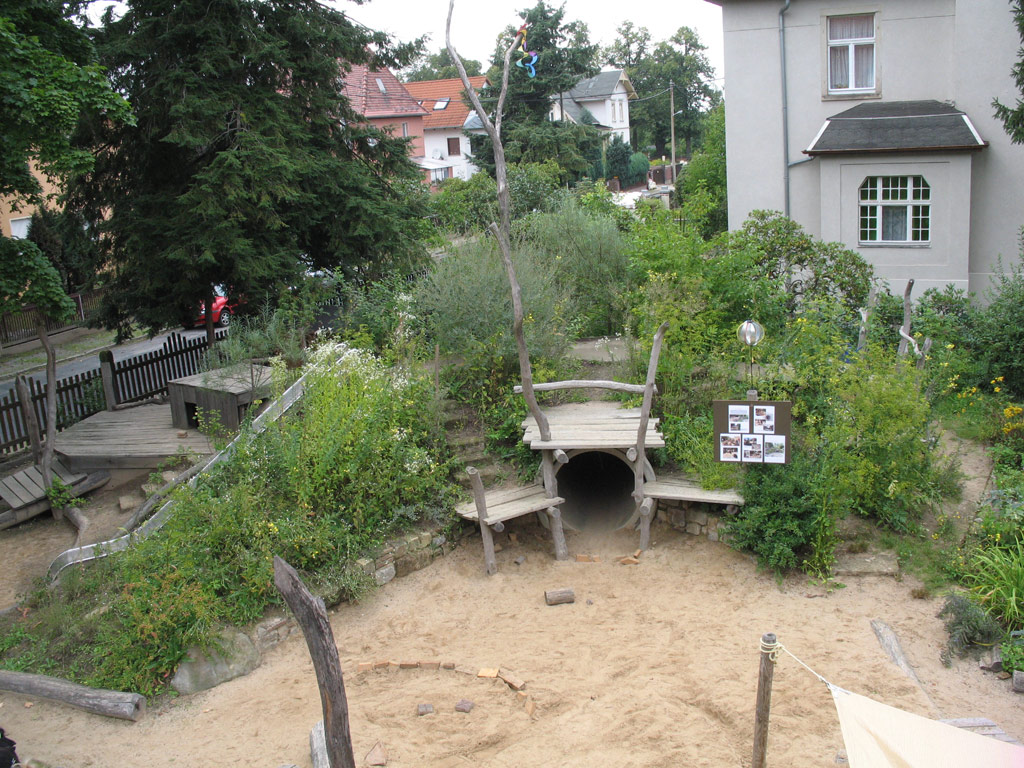 ドイツの幼稚園の園庭2