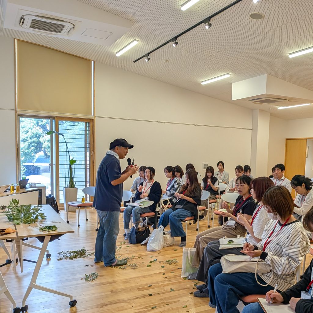 植物あそびワークショップの風景